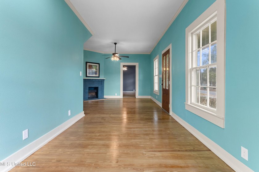 Welcome home to this beautifully renovated gem! Light-filled - photo 6