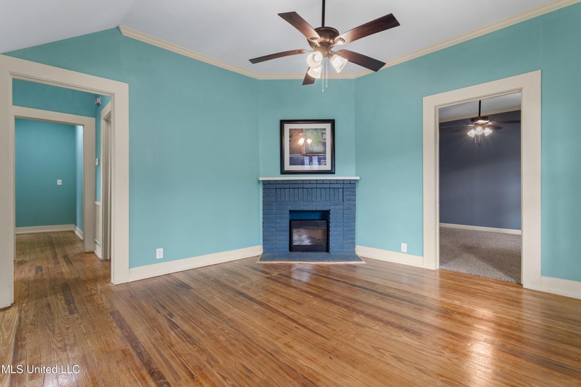 Welcome home to this beautifully renovated gem! Light-filled - photo 7