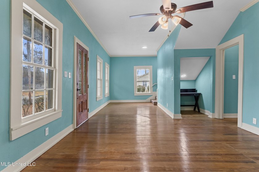 Welcome home to this beautifully renovated gem! Light-filled - photo 9
