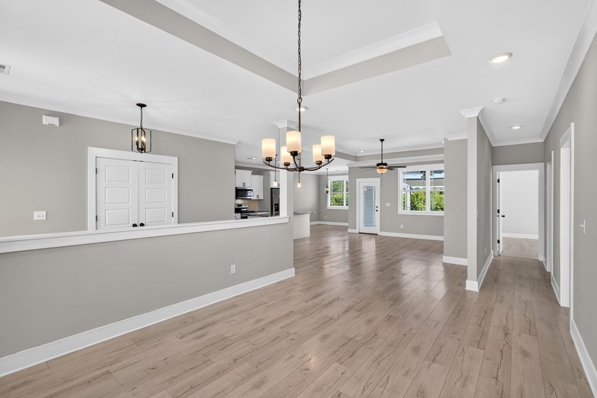 Luxury living with pond views and NO HOA!! Welcome to this - photo 8