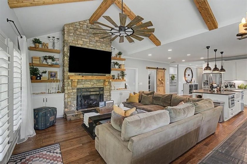 Step into the home-and lifestyle-you've been dreaming of. This - photo 25