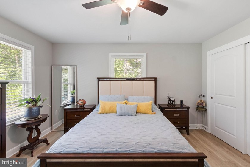 Welcome home to 1906 Lakeview Parkway, a like-new one level - photo 32