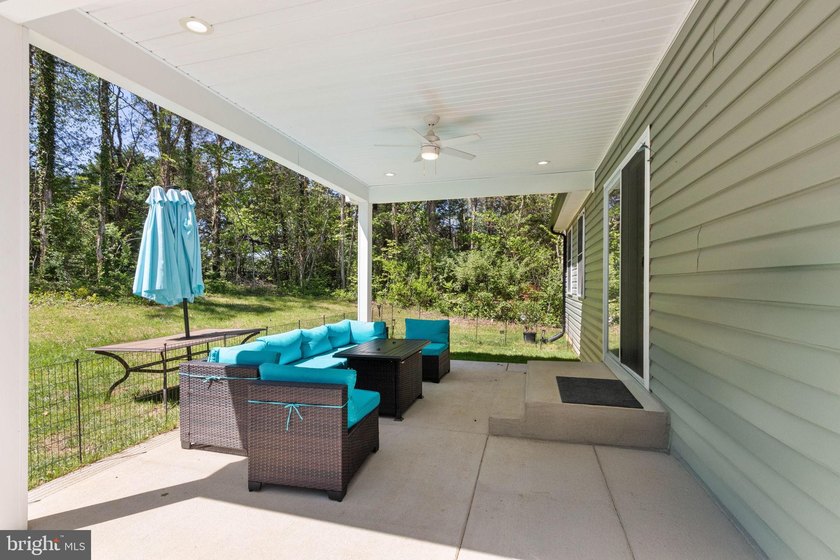 Welcome home to 1906 Lakeview Parkway, a like-new one level - photo 34