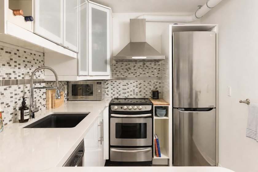 Beautifully renovated 1-bedroom home offers an exceptionally - photo 9