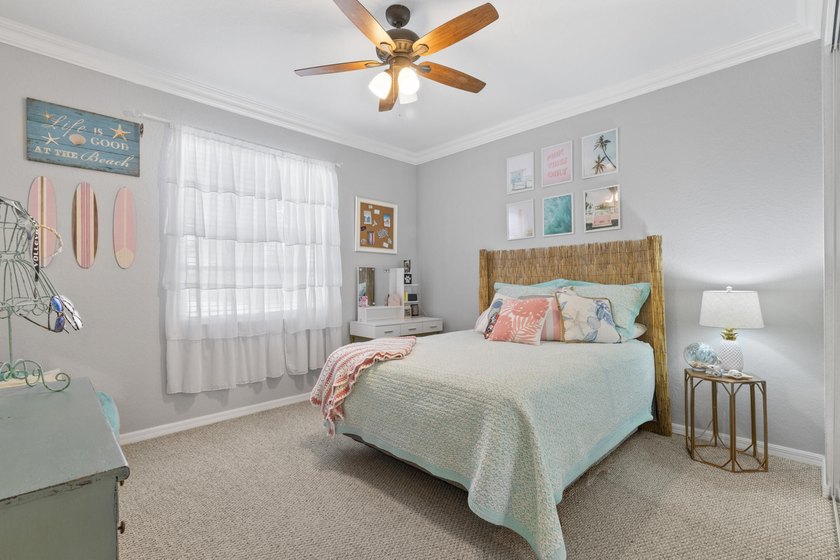 Beautifully maintained 4-bedroom, 3-bath home with a 3-car - photo 7