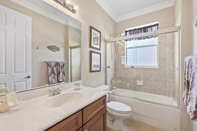 Beautifully maintained 4-bedroom, 3-bath home with a 3-car - photo 9