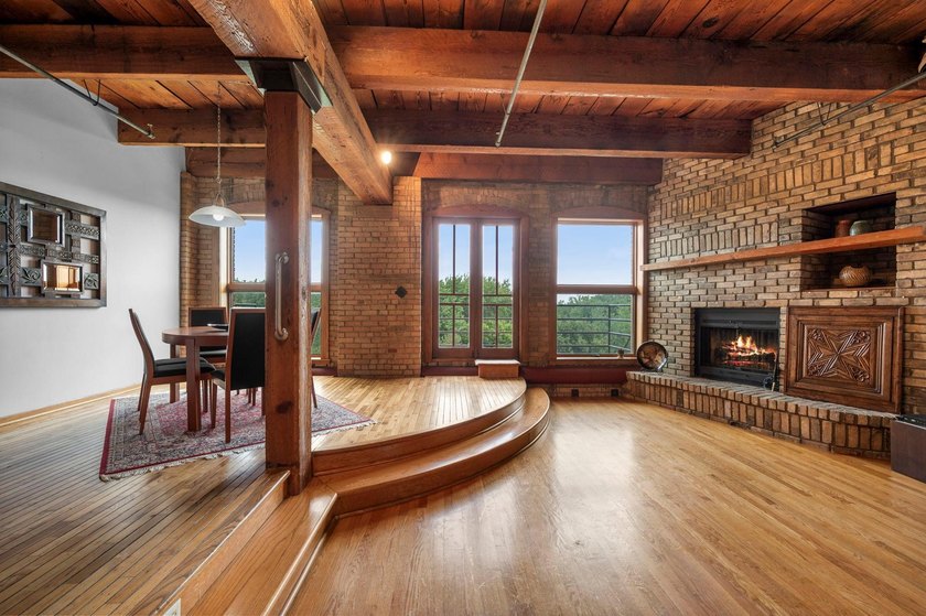 What a special property in the Itasca Lofts. Years ago, it was - photo 18