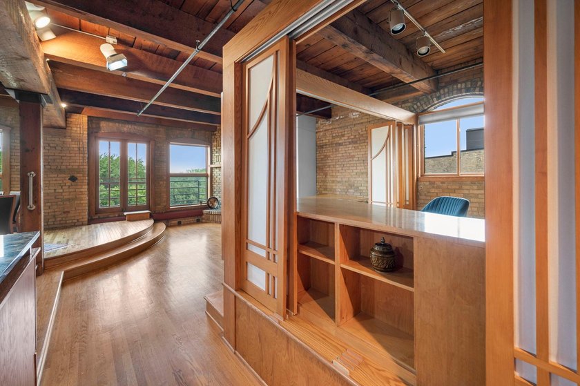 What a special property in the Itasca Lofts. Years ago, it was - photo 28