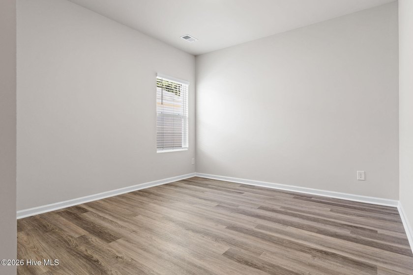 Welcome to the exceptional, beautifully appointed Escape floor - photo 11