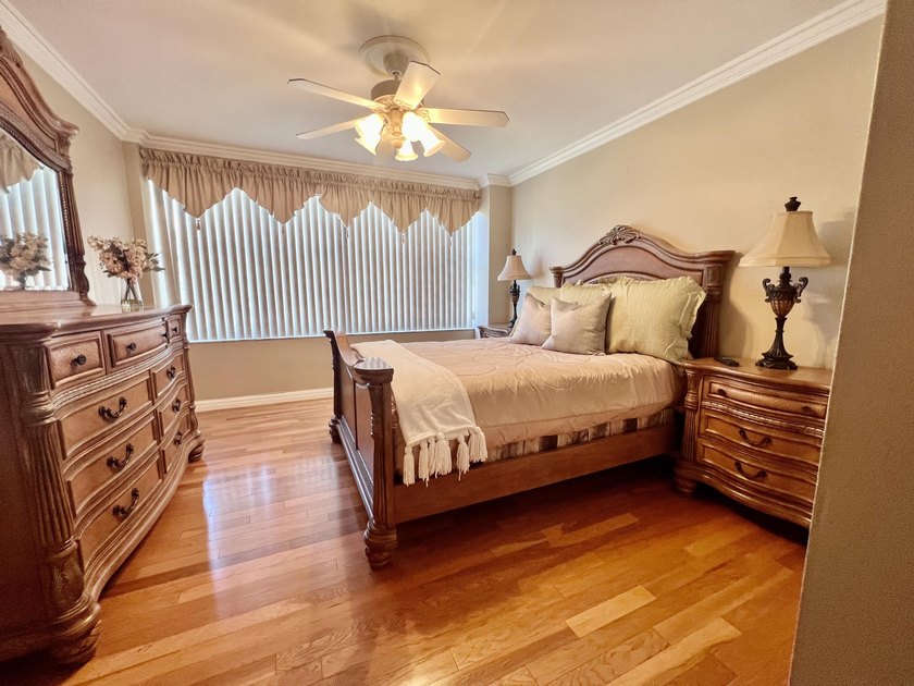 SUNNY &amp; SPACIOUS 1BD/1BA TURNKEY UNIT ACROSS FROM THE SANDY - photo 14