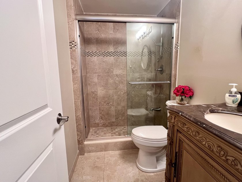 SUNNY &amp; SPACIOUS 1BD/1BA TURNKEY UNIT ACROSS FROM THE SANDY - photo 17