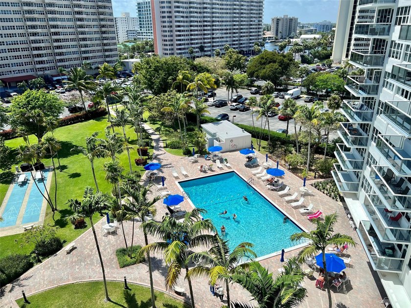 SUNNY &amp; SPACIOUS 1BD/1BA TURNKEY UNIT ACROSS FROM THE SANDY - photo 19