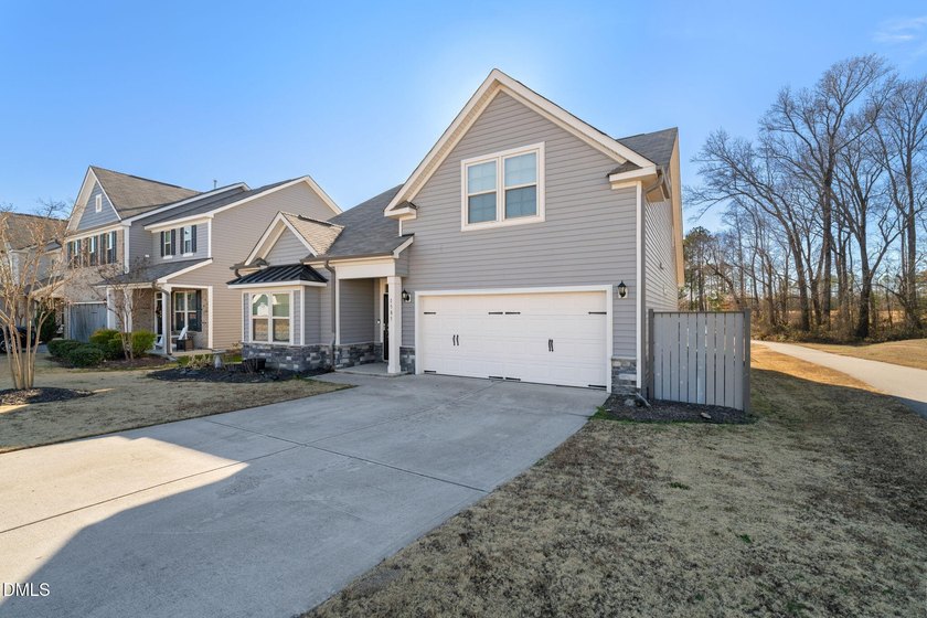 Perfect floor plan has 3 bedrooms down including the primary, so - photo 3
