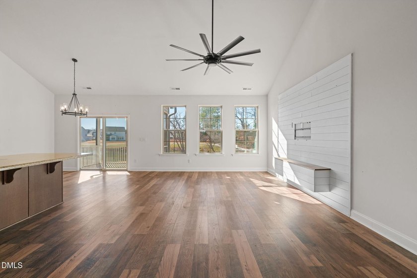 Perfect floor plan has 3 bedrooms down including the primary, so - photo 8