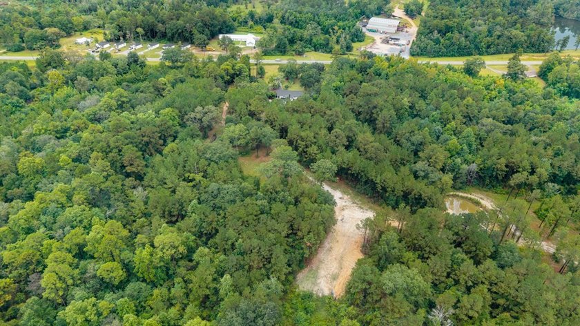 Beautiful tract of land with over 30 acres that joins the city - photo 12