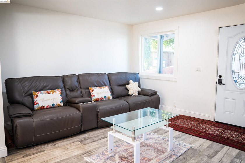 Beautifully updated 3-bedroom, 2-bathroom home offering 1,558 sq - photo 10