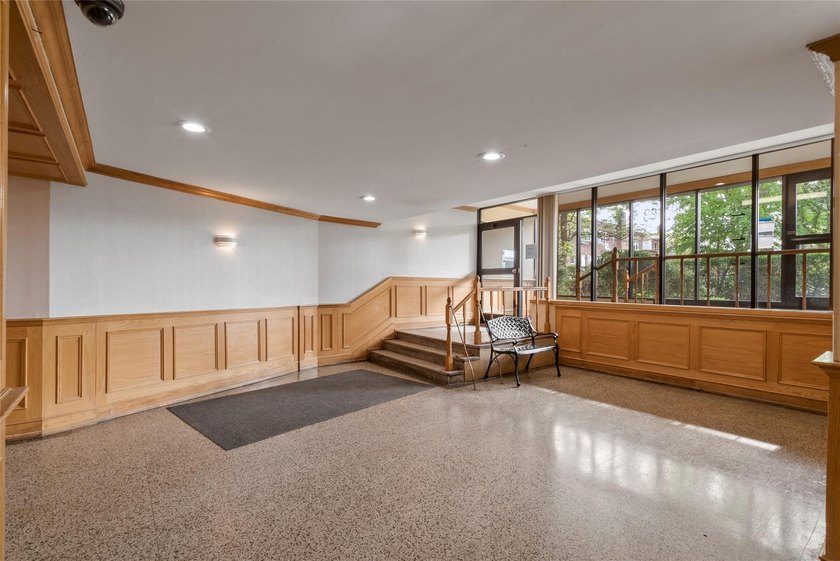 ***Owner Occupied, No Subletting***Bright 1 Bedroom And 1 - photo 2