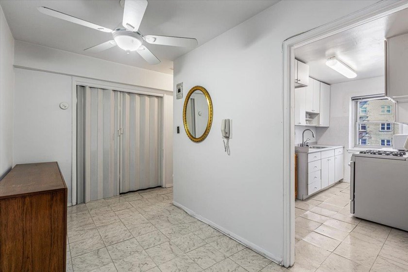 ***Owner Occupied, No Subletting***Bright 1 Bedroom And 1 - photo 6