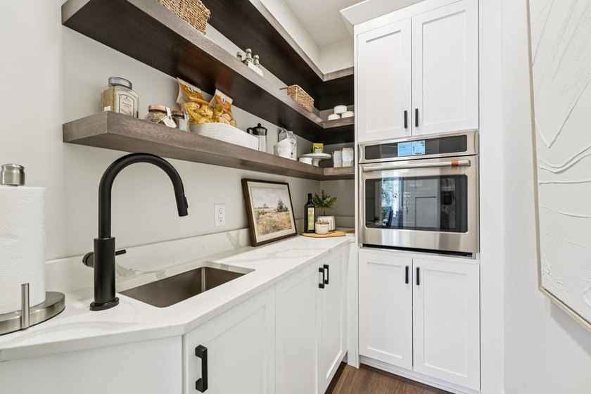 Welcome to the epitome of luxury living tailored for the - photo 13