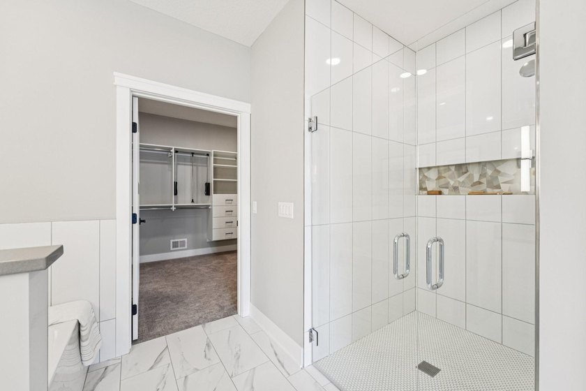 Welcome to the epitome of luxury living tailored for the - photo 22