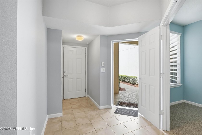 Brand NEW Carpet throughout!! This Wonderful 2 Bedroom PLUS - photo 6