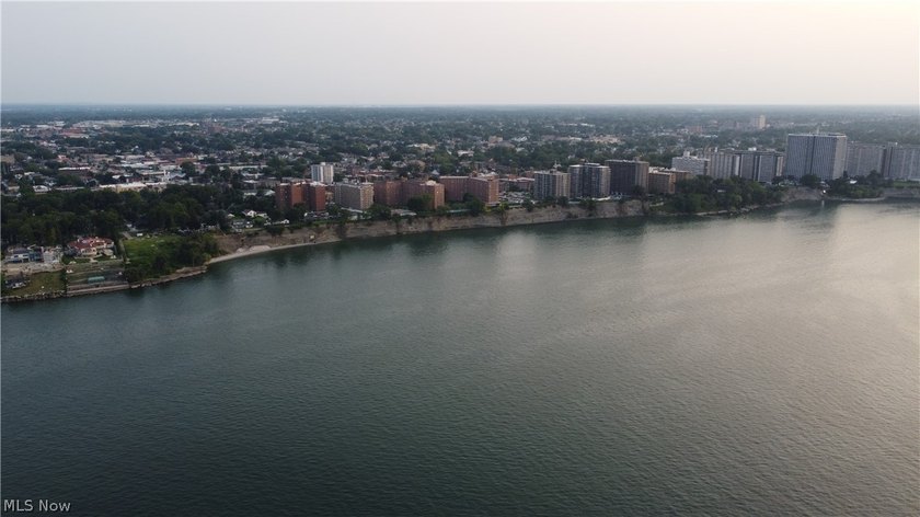 Experience effortless waterfront living in this beautifully - photo 27