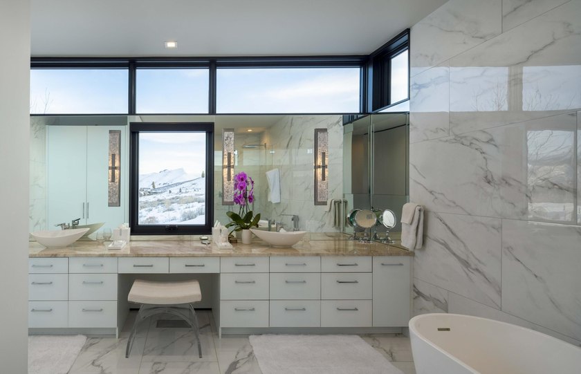 Stunning single-level Mountain Modern home with exceptional - photo 40