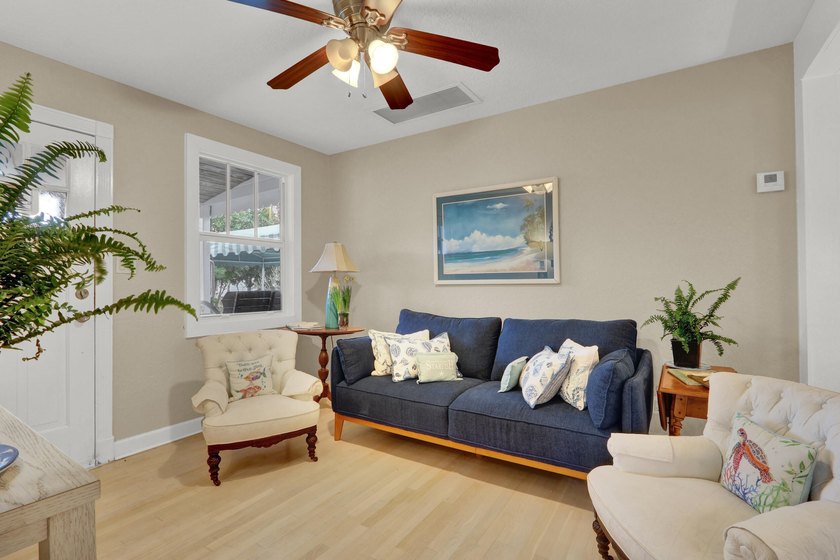 Charming coastal bungalow ideally located just mins from the - photo 11