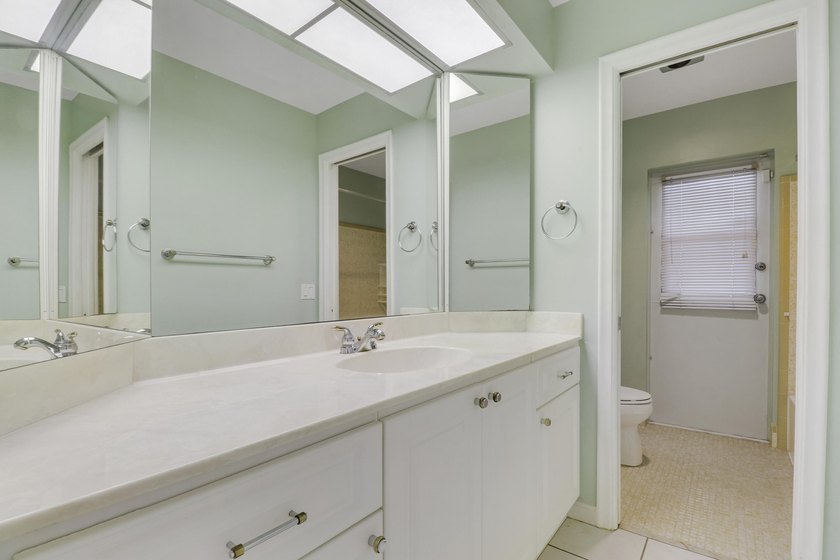 Don't miss this sprawling 3-bedroom, 2-bath CBS home, newly - photo 14
