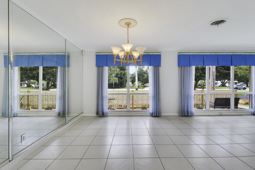 Don't miss this sprawling 3-bedroom, 2-bath CBS home, newly - photo 23
