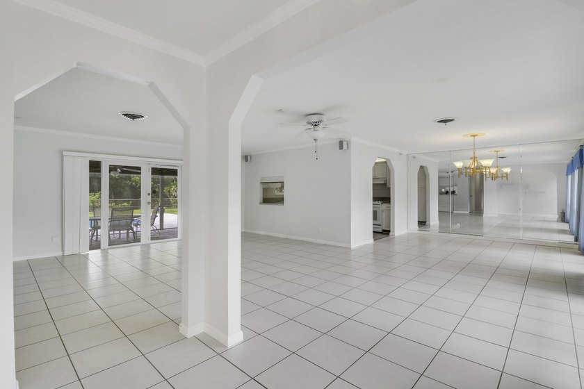 Don't miss this sprawling 3-bedroom, 2-bath CBS home, newly - photo 25