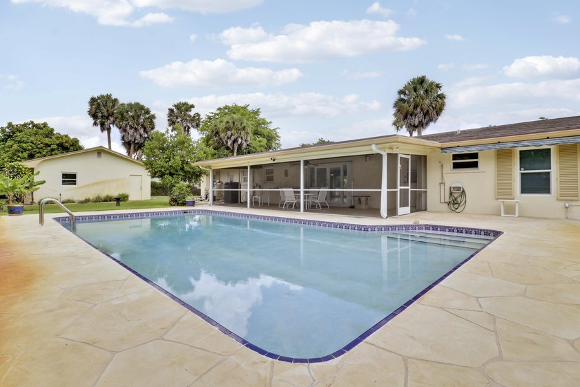 Don't miss this sprawling 3-bedroom, 2-bath CBS home, newly - photo 40