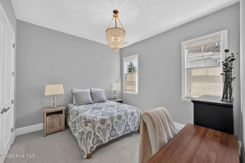 Seller offering a $5,000 use as you choose closing cost credit - photo 31