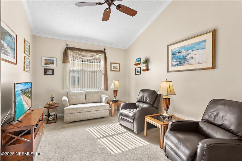 Welcome to this impeccably maintained, beautifully upgraded home - photo 4