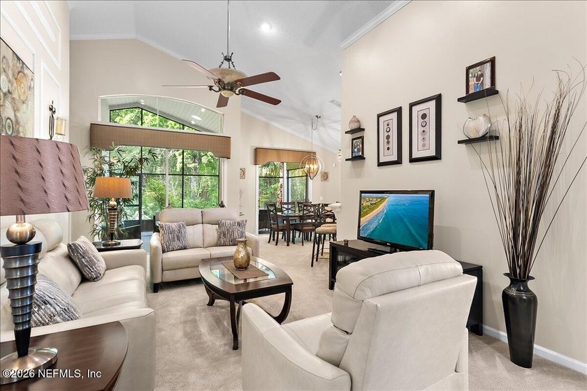 Welcome to this impeccably maintained, beautifully upgraded home - photo 5