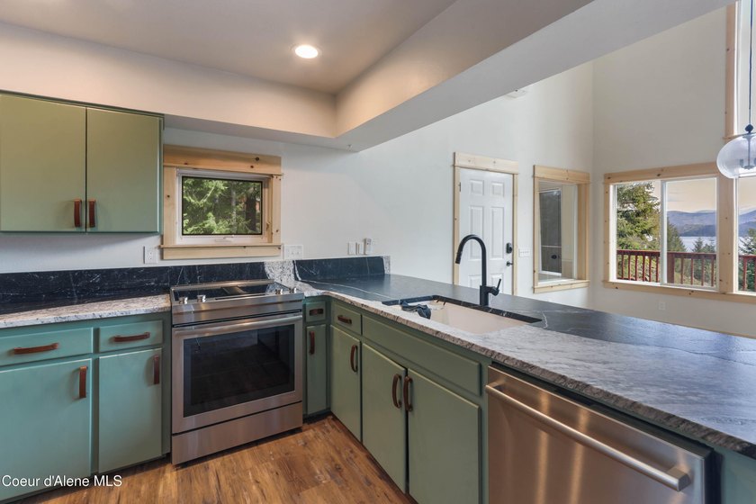 If you've been looking for that perfect North Idaho spot with - photo 11