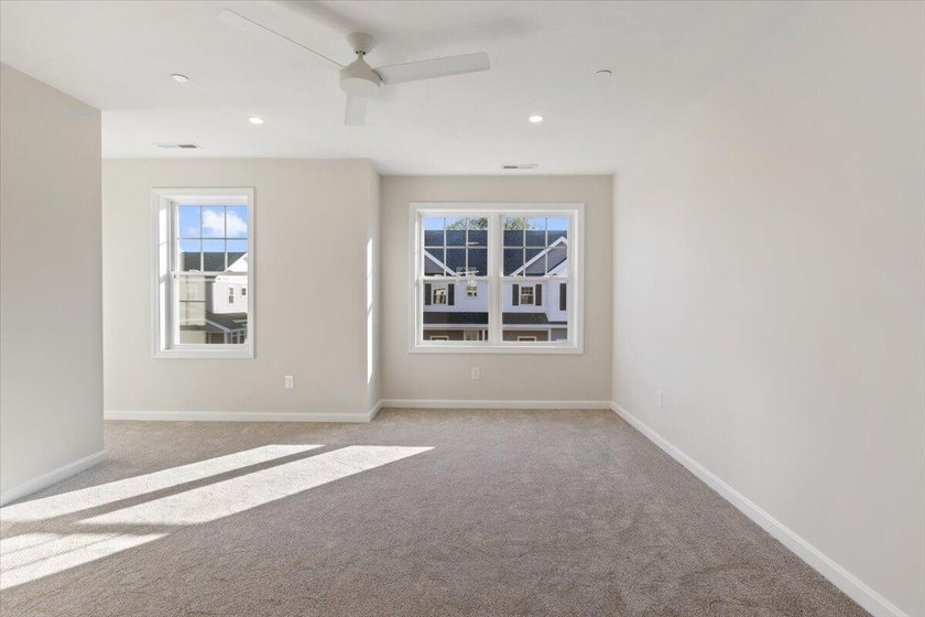 Like-new luxury 2-bedroom, 2.5-bath end-unit townhome in an - photo 22