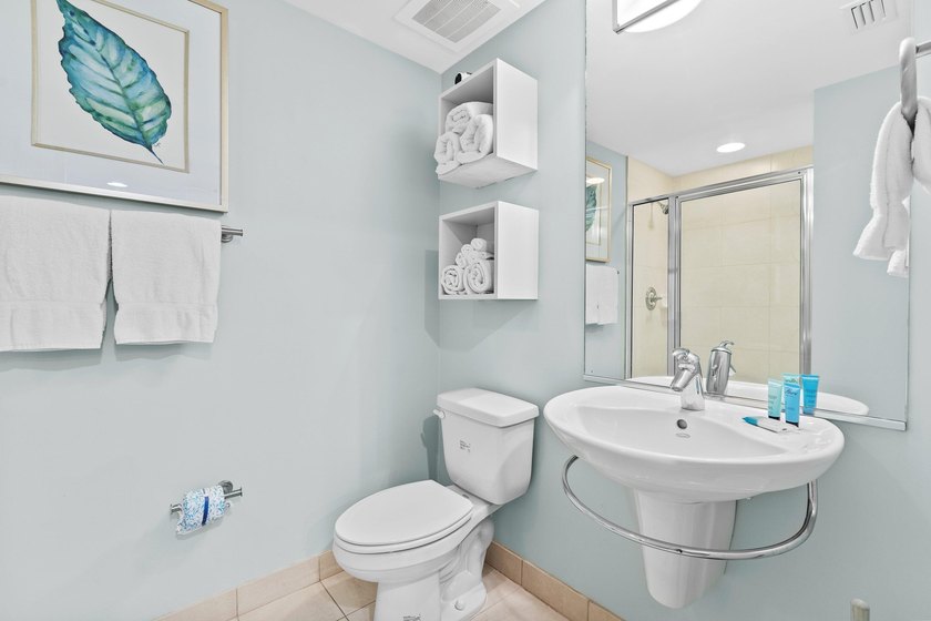 Embrace an easy coastal lifestyle with bayfront charm and - photo 21