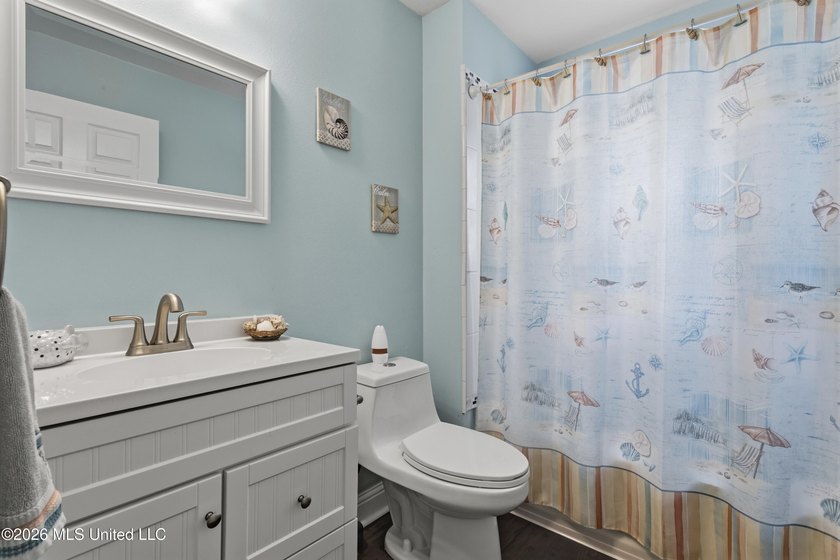 Precious home situated on 1.8 acres in the highly desirable - photo 27