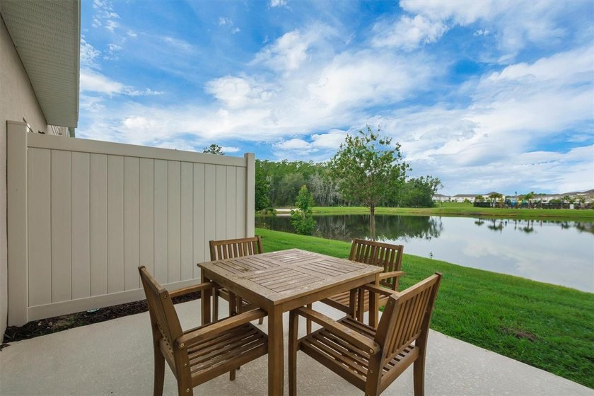 Welcome to this beautifully maintained, move-in ready townhome - photo 3
