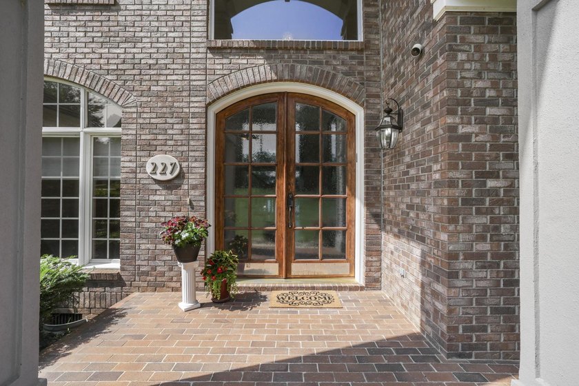 Welcome to 227 Woodlake Dr, an extraordinary lakefront retreat - photo 8