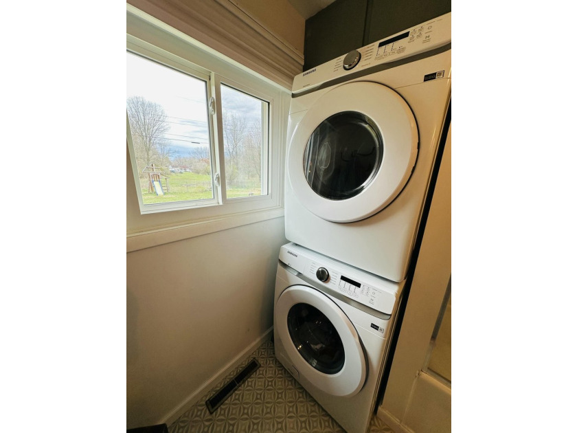 Welcome to 315 Pam Drive, Berrien Springs, MI! This fully - photo 16