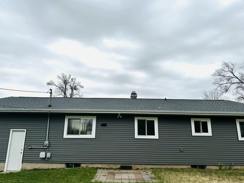 Welcome to 315 Pam Drive, Berrien Springs, MI! This fully - photo 18