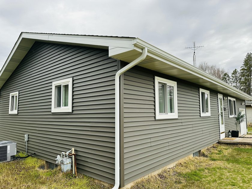 Welcome to 315 Pam Drive, Berrien Springs, MI! This fully - photo 22