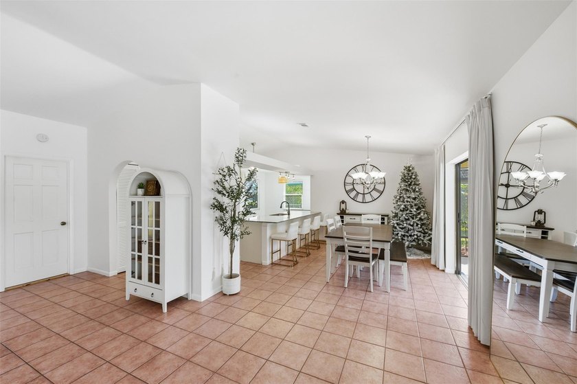 Experience refined living in this beautifully maintained - photo 6