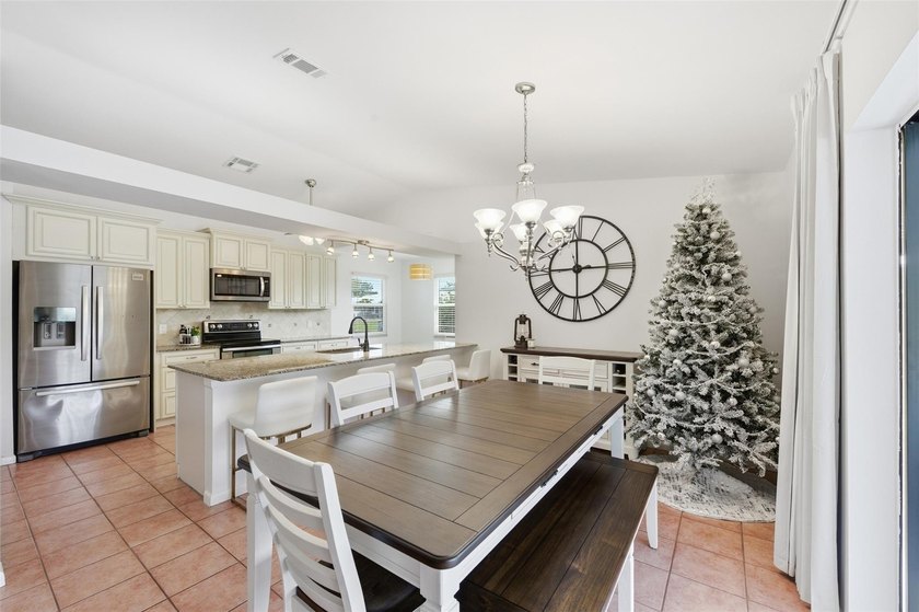 Experience refined living in this beautifully maintained - photo 7