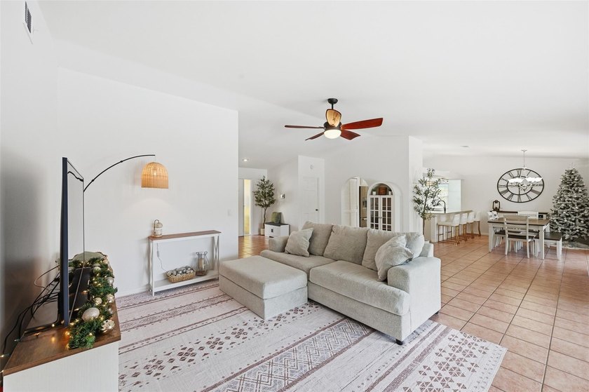 Experience refined living in this beautifully maintained - photo 9