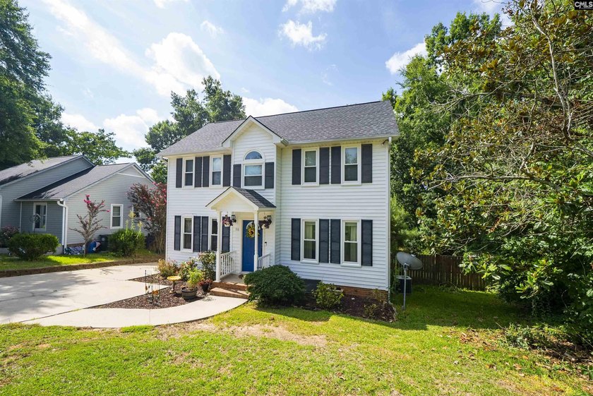 Welcome home to this 3-bedroom, 2.5-bath home offering the - photo 2