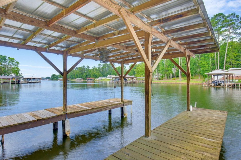 Lakefront Living at Its Best! Discover your own private retreat - photo 5