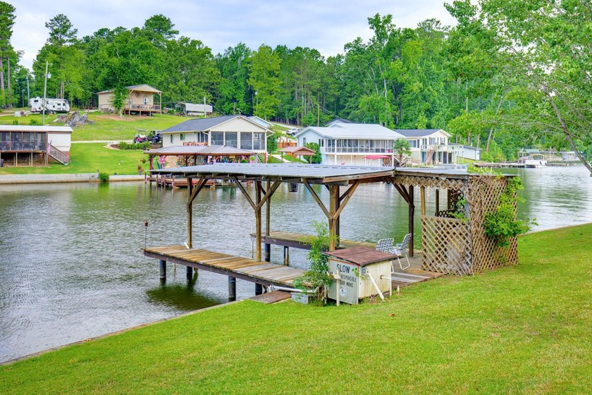 Lakefront Living at Its Best! Discover your own private retreat - photo 6